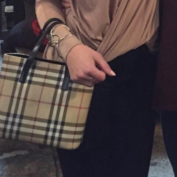 Burberry London Nova Check Top Handle Bag (Tote) - Tags Included - Picture 12 of 12